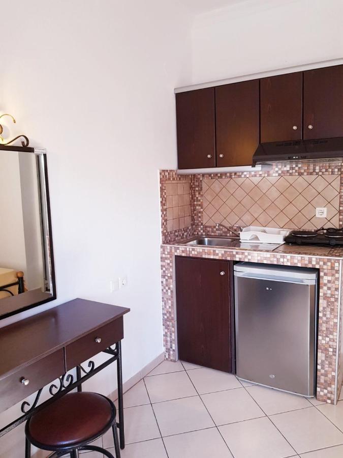 Konstantinos-Elli Rooms Vrasná Exterior foto